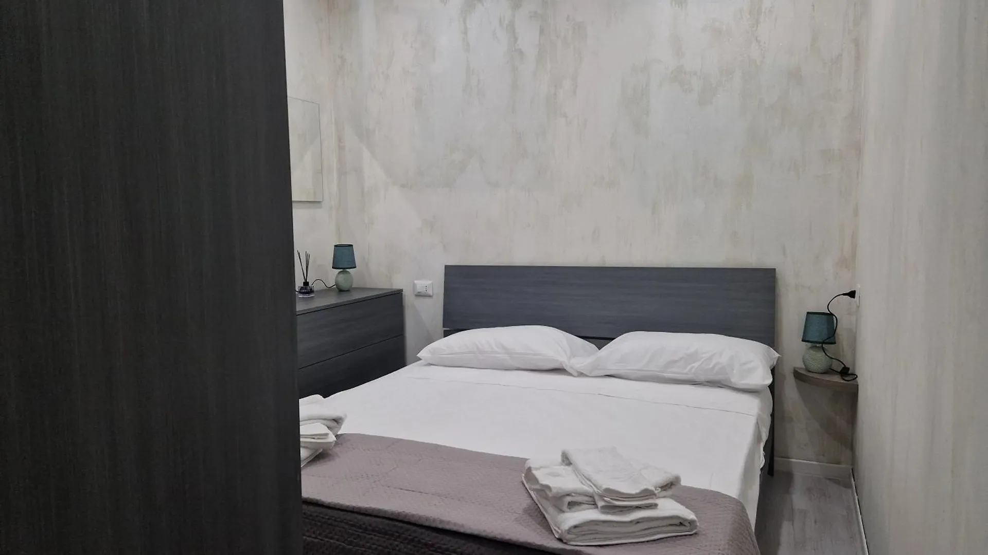Adriano'S Rooms Catania Guest house